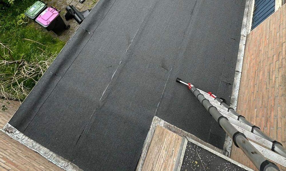 Dakisolatie toegevoegd aan plat dak in geldrop